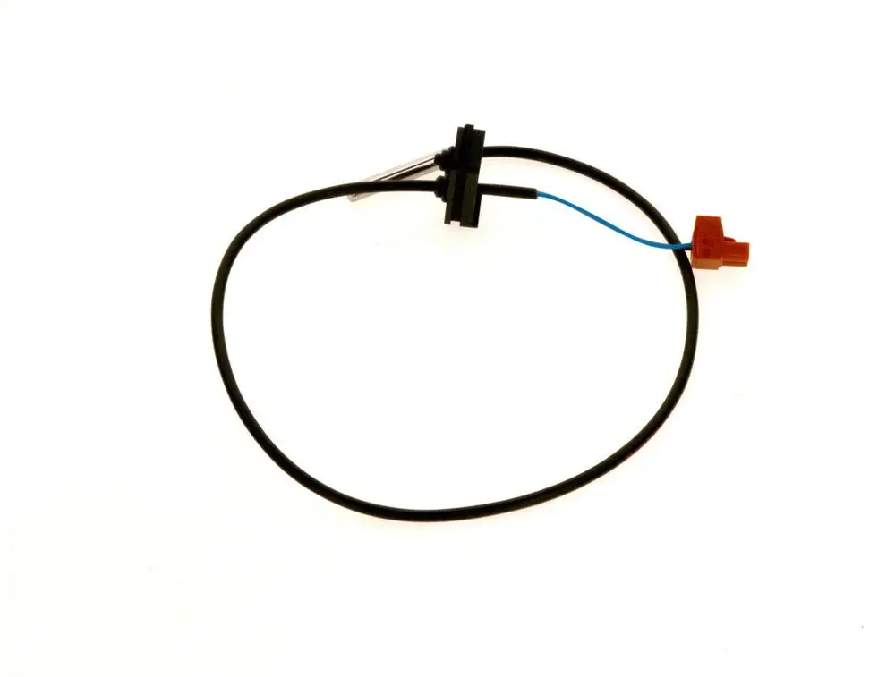 Bosch-Fühler mit einem Kabel, schwarzem Stecker und einem roten Anschluss. Das Kabel führt zu einem blauen Draht, der ebenfalls sichtbar ist.